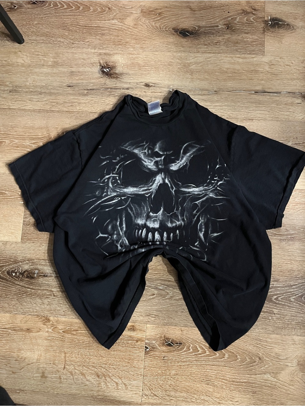 Men's Black Short-Sleeve Skull Graphic Tee